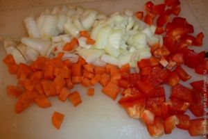 купаты тушеные с овощами в мультиварке