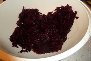 Салат из свеклы с пекинской капустой