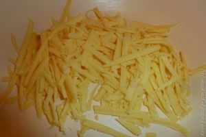 Капустные оладьи с сыром