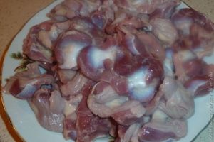 Куриные желудочки, тушеные в мультиварке