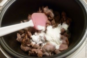 Куриные желудочки, тушеные в мультиварке