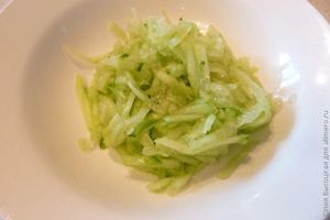 Салат из огурца и кефира