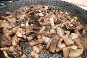 Печеночный слоеный салат