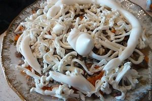 Печеночный слоеный салат