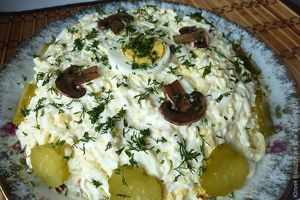 Печеночный слоеный салат