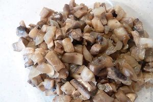 Помидорки с грибами и сыром
