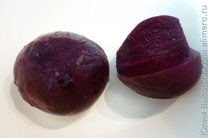 Салат из свеклы с чесноком и сыром