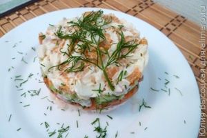 Салат с семгой