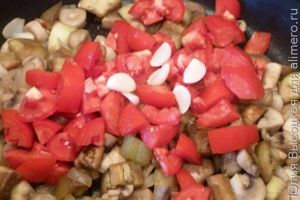Паста с баклажанами и грибами