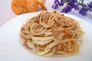 Спагетти с лисичками в сливочном соусе
