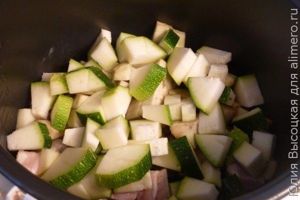 Свинина с овощами и гречкой