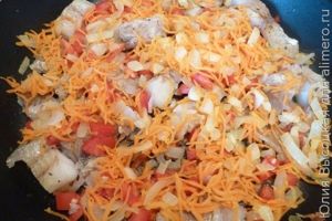 Рыба в омлете с овощами