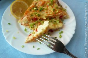 Рыба в омлете с овощами