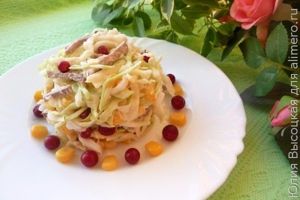 Салат с языком и брусникой