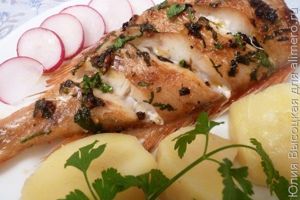 Морской окунь с имбирем и перцем чили