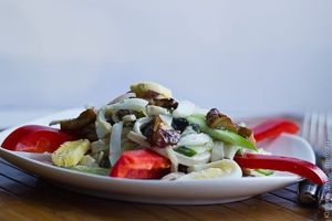 салат с кальмарами
