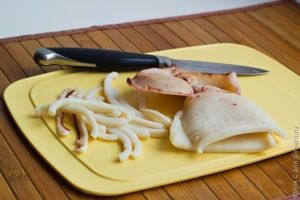 салат с кальмарами