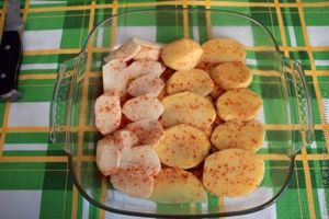 Филе пангасиуса, запеченное с картофелем и сыром