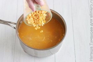 КУРИНЫЙ БУЛЬОН С ЛАПШОЙ
