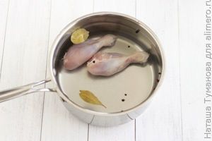 КУРИНЫЙ БУЛЬОН С ЛАПШОЙ