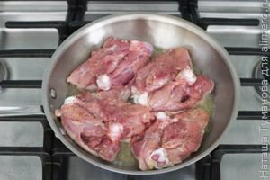 КАРАМЕЛИЗОВАННЫЙ ЦЫПЛЕНОК С РИСОМ
