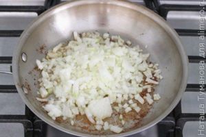 КАРАМЕЛИЗОВАННЫЙ ЦЫПЛЕНОК С РИСОМ
