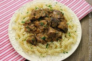 БЕФСТРОГАНОВ С МАКАРОНАМИ