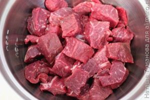 БЕФСТРОГАНОВ С МАКАРОНАМИ