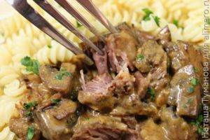 БЕФСТРОГАНОВ С МАКАРОНАМИ