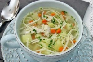 КУРИНЫЙ СУП С ДОМАШНЕЙ ЛАПШОЙ