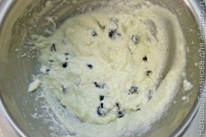 СЛАДКИЙ РУЛЕТ С ТВОРОГОМ И ИЗЮМОМ