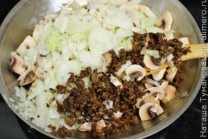 КАРТОФЕЛЬНА ЗАПЕКАНКА С МЯСНОЙ НАЧИНКОЙ