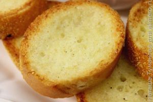 ХЛЕБ С ЧЕСНОЧНЫМ МАСЛОМ