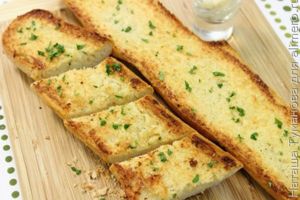 ХЛЕБ С ЧЕСНОЧНЫМ МАСЛОМ