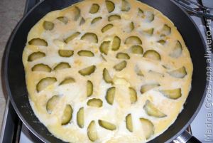 Омлет с моцареллой и огурцами