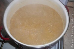Бекон с горохом и тушеной капустой