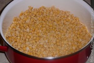 Бекон с горохом и тушеной капустой