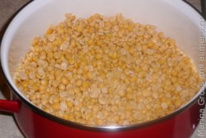 Гороховые котлеты со сметанным соусом