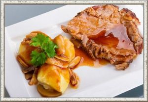 Есть огромное количество вкусных соусов, в состав которых входит вино. Но многие отказываются от алкогольных компонентов. Однако два кусочка сахара, предварительно растворенные в небольшом количестве уксуса, станут прекрасной заменой белого вина в соусе. Это отлично подойдет для мясных и рыбных блюд. Есть огромное количество вкусных соусов, в состав которых входит вино. Но многие отказываются от алкогольных компонентов. Однако два кусочка сахара, предварительно растворенные в небольшом количестве уксуса, станут прекрасной заменой белого вина в соусе. Это отлично подойдет для мясных и рыбных блюд.
