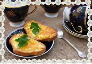 10. Бутерброды с сыром и чесноком. Понадобится батон белого хлеба, сливочное масло, твердый сыр, отварное куриное яйцо (а лучше два), соль и черный молотый перец. 10. Бутерброды с сыром и чесноком. Понадобится батон белого хлеба, сливочное масло, твердый сыр, отварное куриное яйцо (а лучше два), соль и черный молотый перец.