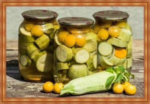 15. Заготовка на зиму из желтой алычи и кабачков. Кабачки очистить от кожицы и семян (если они крупные), нарезать на небольшие кубики. В подготовленные литровые банки добавить на пол объема вымытую желтую алычу, затем доверху наполнить кубиками кабачка. Залить кипятком. Выдержать 5 минут. Слить воду, добавить на каждый литр жидкости 200 грамм сахара. Нагреть, чтобы сахар растворился, и разлить по банкам. Поставить заготовку стерилизовать на 10 минут, закатать. 15. Заготовка на зиму из желтой алычи и кабачков. Кабачки очистить от кожицы и семян (если они крупные), нарезать на небольшие кубики. В подготовленные литровые банки добавить на пол объема вымытую желтую алычу, затем доверху наполнить кубиками кабачка. Залить кипятком. Выдержать 5 минут. Слить воду, добавить на каждый литр жидкости 200 грамм сахара. Нагреть, чтобы сахар растворился, и разлить по банкам. Поставить заготовку стерилизовать на 10 минут, закатать.
