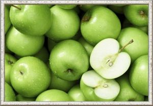 8. Яблоки к мясу. Продукты: 1,5 кг яблок, 10 ст. л. растительного масла, ¾ ст. воды, 0,5 ч. ложки соли, 150 г сахара, 1 ч. ложка майорана. Приготовление: Яблоки с кожицей и без семян порежьте на 8 частей (держите в подкисленной воде, чтобы не потемнели). В миску влейте воду, положите яблоки, проварите, чтобы они стали слегка мягкими, но не разварились. Влейте масло, добавьте соль, сахар, майоран и перемешайте. Выложите в банки. Пастеризуйте 20 минут. 8. Яблоки к мясу. Продукты: 1,5 кг яблок, 10 ст. л. растительного масла, ¾ ст. воды, 0,5 ч. ложки соли, 150 г сахара, 1 ч. ложка майорана. Приготовление: Яблоки с кожицей и без семян порежьте на 8 частей (держите в подкисленной воде, чтобы не потемнели). В миску влейте воду, положите яблоки, проварите, чтобы они стали слегка мягкими, но не разварились. Влейте масло, добавьте соль, сахар, майоран и перемешайте. Выложите в банки. Пастеризуйте 20 минут.