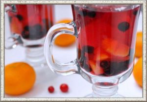 3. Компот с яблоком. Продукты: 1 яблоко, вода - 0,5 литра. Приготовление: яблоко очистить от кожуры, удалить семена и нарезать яблочко небольшими кусочками. Сложить в кастрюлю и залить чистой водой. Для детей старше 1 года можно добавить немного сахара. Накрыть кастрюлю и поставить на огонь. После закипания сразу снять с огня, не снимая крышки. Оставить компот настаиваться на 1 час. 3. Компот с яблоком. Продукты: 1 яблоко, вода - 0,5 литра. Приготовление: яблоко очистить от кожуры, удалить семена и нарезать яблочко небольшими кусочками. Сложить в кастрюлю и залить чистой водой. Для детей старше 1 года можно добавить немного сахара. Накрыть кастрюлю и поставить на огонь. После закипания сразу снять с огня, не снимая крышки. Оставить компот настаиваться на 1 час.