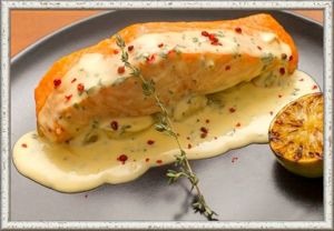 15. Чечевично-тыквенный соус. Отварить до готовности 1/2 стакана чечевицы. 150 г тыквы, 20 грамм имбиря, 1/2 чили, 1/2 луковицы, 1 небольшой помидор тушить в сливочном масле до готовности - примерно 10 минут. Все смешать в кастрюле. Добавить 2 ст. л. сливок и 5 грамм карри. Измельчить все блендером и прокипятить вместе минуты 2-3. По вкусу присолить. 15. Чечевично-тыквенный соус. Отварить до готовности 1/2 стакана чечевицы. 150 г тыквы, 20 грамм имбиря, 1/2 чили, 1/2 луковицы, 1 небольшой помидор тушить в сливочном масле до готовности - примерно 10 минут. Все смешать в кастрюле. Добавить 2 ст. л. сливок и 5 грамм карри. Измельчить все блендером и прокипятить вместе минуты 2-3. По вкусу присолить.