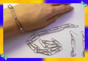 5. Из скрепок можно изготовить бусы, браслеты, броши и сережки – получится целый рукотворный комплект, сделанный в одном стиле, к тому же и абсолютно неповторимый. А еще скрепка может заменить сломанный замочек на бусах, ожерелье или браслете. 5. Из скрепок можно изготовить бусы, браслеты, броши и сережки – получится целый рукотворный комплект, сделанный в одном стиле, к тому же и абсолютно неповторимый. А еще скрепка может заменить сломанный замочек на бусах, ожерелье или браслете.
