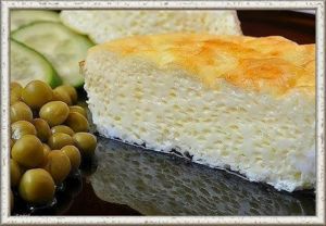 17. Пышный омлет. Продукты: 6 яиц, 300 мл молока, соль по вкусу, сливочное масло. Приготовление: разбить в чашку яйца. Влить молоко, посолить. Перемешать смесь вилкой или взбить венчиком. Смазать форму для запекания сливочным маслом и вылить в нее смесь. Предварительно разогреть духовку до 190 градусов и отправить омлет запекаться. В духовке омлет хорошо поднимется, но потом немного опадет, это нормально, так и должно быть. Выпекать до красивого золотистого цвета. 17. Пышный омлет. Продукты: 6 яиц, 300 мл молока, соль по вкусу, сливочное масло. Приготовление: разбить в чашку яйца. Влить молоко, посолить. Перемешать смесь вилкой или взбить венчиком. Смазать форму для запекания сливочным маслом и вылить в нее смесь. Предварительно разогреть духовку до 190 градусов и отправить омлет запекаться. В духовке омлет хорошо поднимется, но потом немного опадет, это нормально, так и должно быть. Выпекать до красивого золотистого цвета.