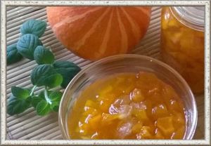 12. Варенье из тыквы с цитрусовым оттенком. Продукты: тыква - 1 кг, сахар - 500 г, 1 лимон или апельсин, щепотка корицы. Приготовление: тыкву вымыть, удалить семена и внутреннюю часть, срезать кожицу, нарезать кубиками. Поместить кубики тыквы в емкость, в которой будет вариться, засыпать сахаром, оставить на час до появления сока. Очищенный лимон (апельсин) нарезать небольшими кусочками (удалить семечки). Добавить дольки цитрусовых к кусочкам тыквы. Добавить щепотку корицы. Варить 5-7 минут, затем дать остыть. И так 4 раза. 12. Варенье из тыквы с цитрусовым оттенком. Продукты: тыква - 1 кг, сахар - 500 г, 1 лимон или апельсин, щепотка корицы. Приготовление: тыкву вымыть, удалить семена и внутреннюю часть, срезать кожицу, нарезать кубиками. Поместить кубики тыквы в емкость, в которой будет вариться, засыпать сахаром, оставить на час до появления сока. Очищенный лимон (апельсин) нарезать небольшими кусочками (удалить семечки). Добавить дольки цитрусовых к кусочкам тыквы. Добавить щепотку корицы. Варить 5-7 минут, затем дать остыть. И так 4 раза.