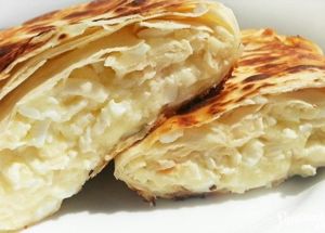 Смешать брынзу и творог. Тщательно размять вилкой. Добавить мелко порубленные зелень и чеснок. Перемешать. Разрезать лаваш на большие квадраты. Положить внутрь начинку. Свернуть конвертиком. Подготовленные хачапури смазать яйцом, печь в духовке 20 минут. Смешать брынзу и творог. Тщательно размять вилкой. Добавить мелко порубленные зелень и чеснок. Перемешать. Разрезать лаваш на большие квадраты. Положить внутрь начинку. Свернуть конвертиком. Подготовленные хачапури смазать яйцом, печь в духовке 20 минут.