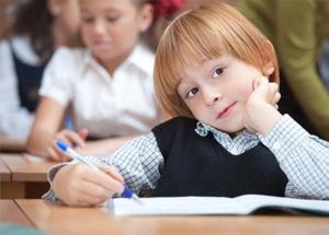 Позаботьтесь о том, чтобы Ваш ребенок имел в классе обязательно какое-либо общественное поручение. Не препятствуйте его участию в каких-либо общественных делах класса (совместная экскурсия, посещение кино, театра, сбор макулатуры и т.д.) Позаботьтесь о том, чтобы Ваш ребенок имел в классе обязательно какое-либо общественное поручение. Не препятствуйте его участию в каких-либо общественных делах класса (совместная экскурсия, посещение кино, театра, сбор макулатуры и т.д.)