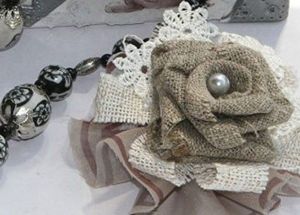 Цветы из мешковины